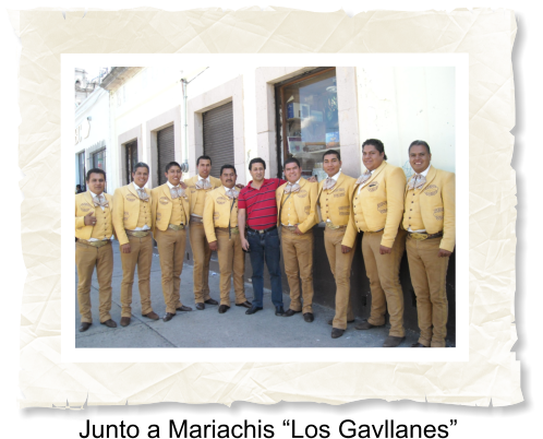 Con mariachis Image